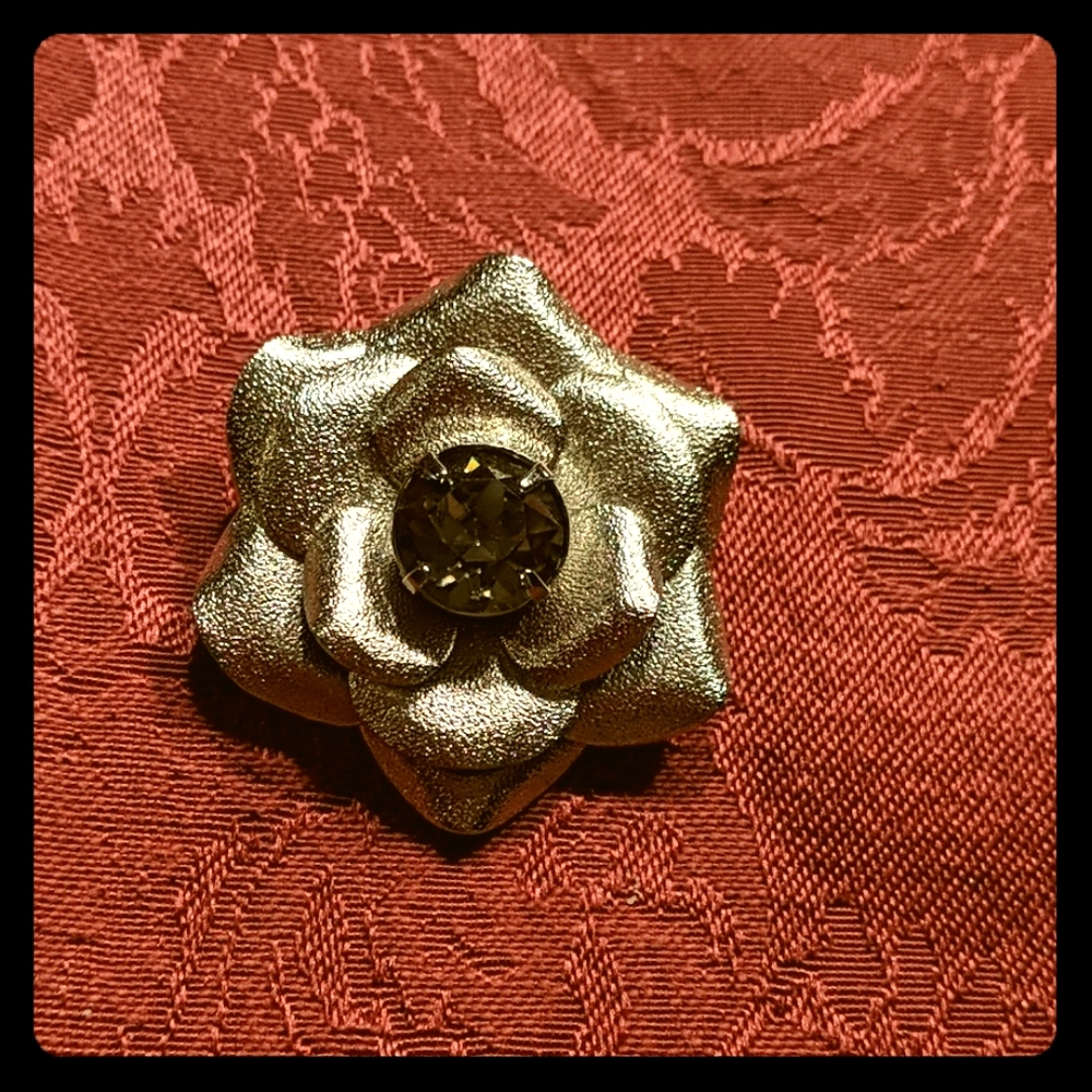 Vintage Silver Flower Brooch/Pendant